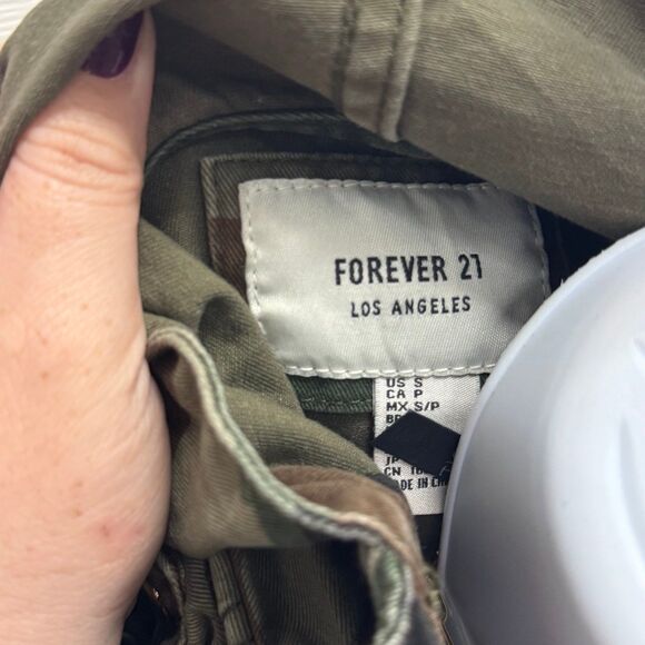 Forever 21 camo utility jacket with hood - Picture 4 of 5